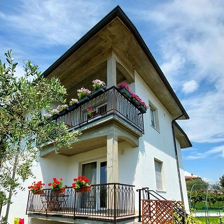 Villa Dolcitalia Tra Gardaland E Le Terme Di Cola Lazise Buitenkant foto