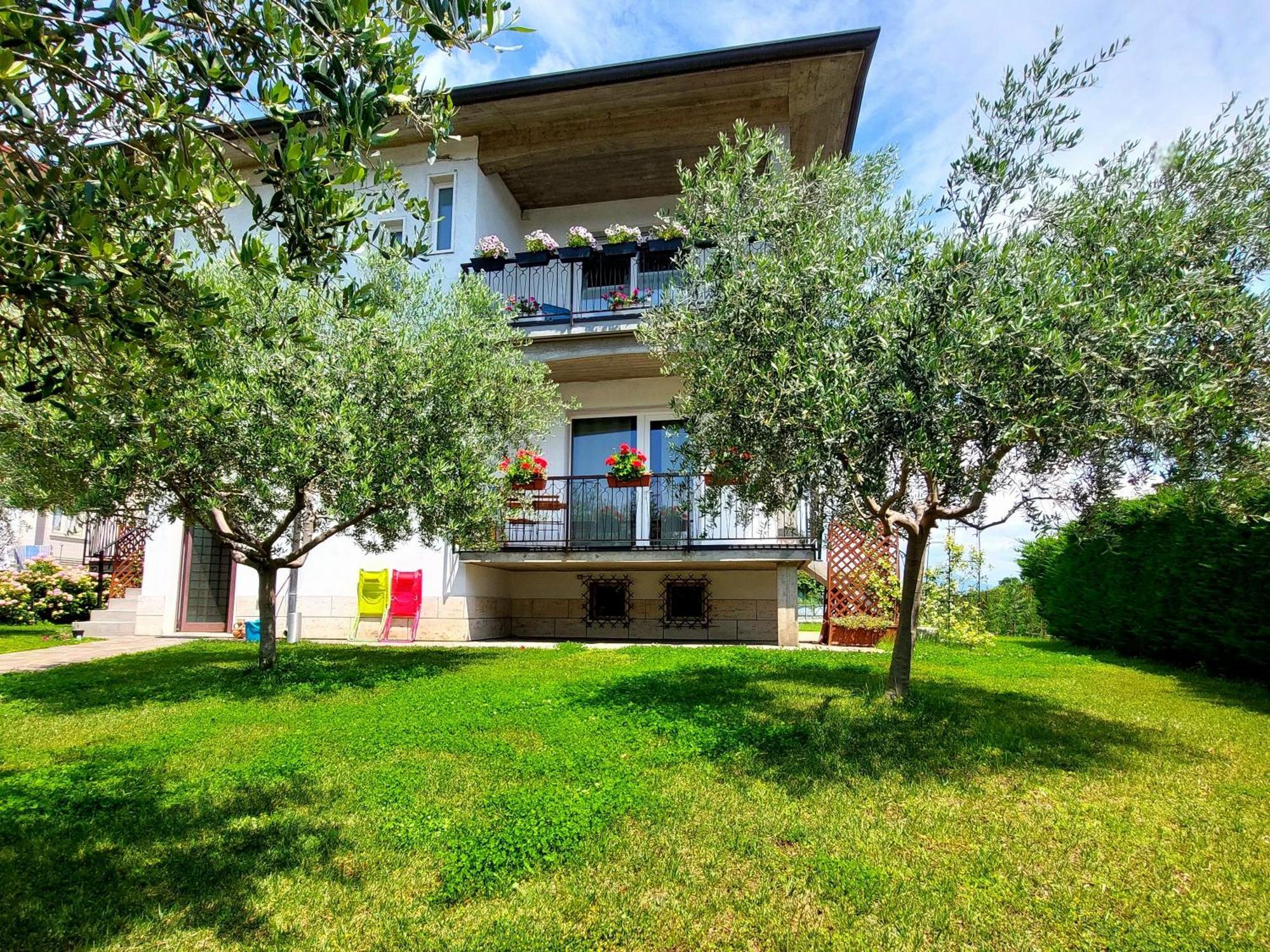 Villa Dolcitalia Tra Gardaland E Le Terme Di Cola Lazise Buitenkant foto